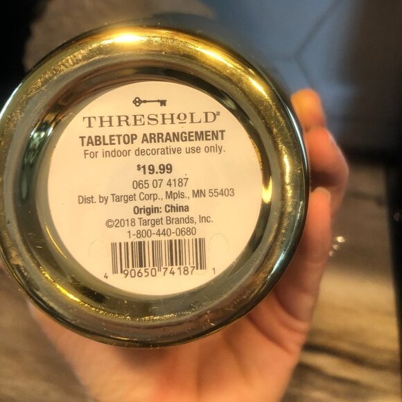 THRESHOLD CHRISTMAS ARTIFICIAL RED AMARYLLIS IN GOLD POT NEW - Picture 6 of 6